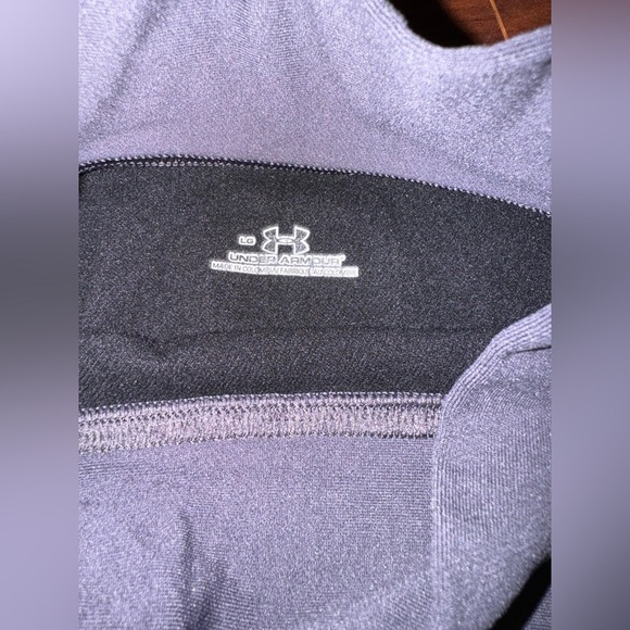 Under Armour Black Performance Top - Picture 4 of 5